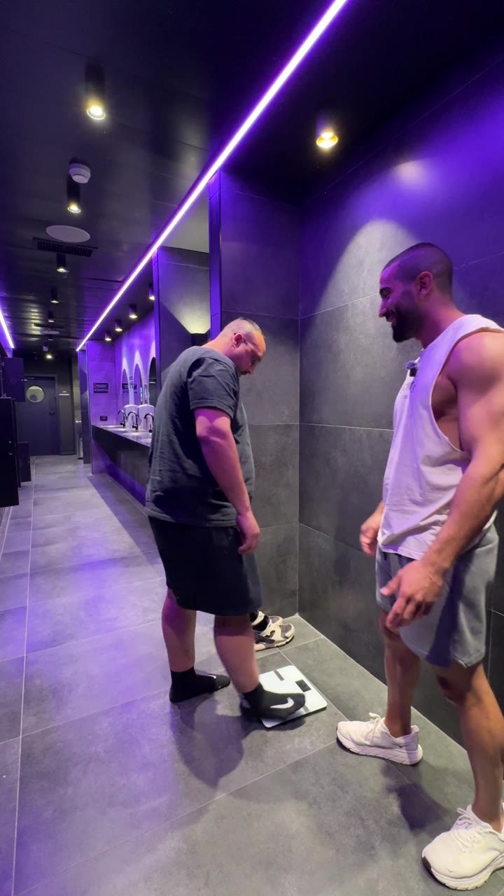 ניב ואיתמר ביום הראשון, ליד המשקל